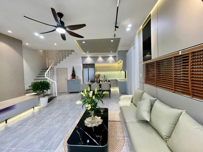 Cần bán nhà 3 tầng 3 mê sân thượng chill, 3 mặt kiệt sau lưng mt  huỳnh ngọc huệ 2