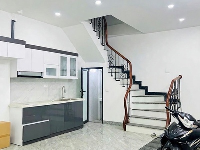 Bán nhà đội cấn 45m x5 tầng mt 6m 10,6 tỷ sát phố,ngõ ô tô dừng đỗ 1