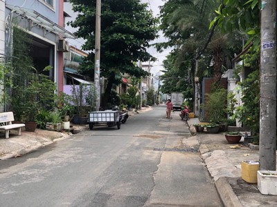 Chính chủ bán nhà nát tiện xây mới hẻm 12m - Hoà Bình Q.Tân Phú - 4m x 19,5m 0