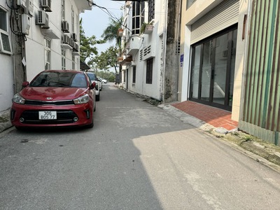 Cần bán 100m2 nhà 2 tầng cách mặt đường Nguyễn Văn Linh 50m. Đường ô tô tránh, phù hợp VP/ kho xưởng 3