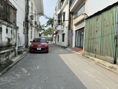 Cần bán 100m2 nhà 2 tầng cách mặt đường Nguyễn Văn Linh 50m. Đường ô tô tránh, phù hợp VP/ kho xưởng 4