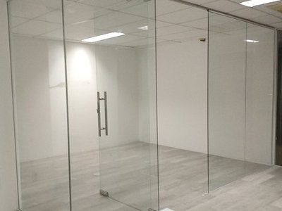 Những lợi ích khi sử dụng vách kính cường lực trong các công trình tại Hoài Đức 0