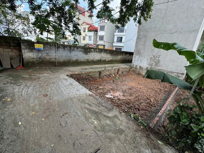 Cần tiền bán mảnh đất đẹp như hoa hậu - Lô góc, mặt tiền 4,2m Tổ 14 Yên Nghĩa, Hà Đông. Giá 2,7 tỷ 2