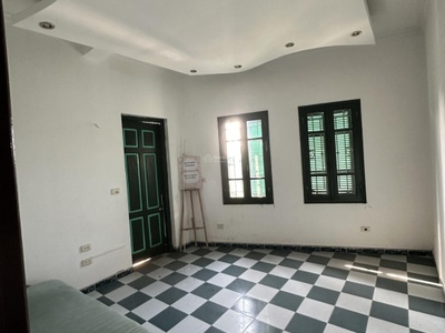 Linhhk cho thuê 50m  hàng thiếc 2 ban công, 2 mặt thoáng 2