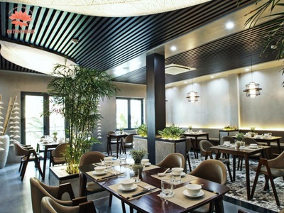 Đường sư vạn hạnh q10 - dt: 11x22m  214m2 , kc: 7 tầng, thang máy 2