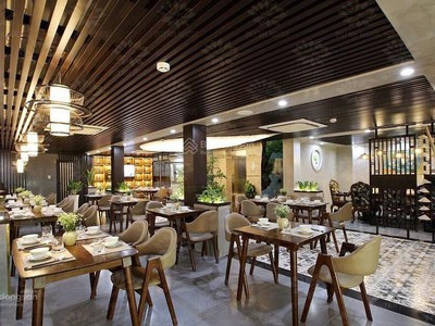 Đường sư vạn hạnh q10 - dt: 11x22m  214m2 , kc: 7 tầng, thang máy 1