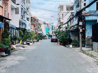  g.ấ.p b.á.n lâm văn bền   q7  cách ba bước chân ra hẻm xe tải   b.án đất tặng nhà 80,2m  chỉ 4xx 3