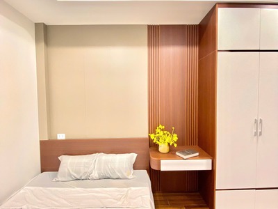 Mặt ngõ phố lạc long quân 52m  giá 19,3 tỷ- 6 tầng thang máy   2 mặt thoáng- ô tô-gần hồ 1