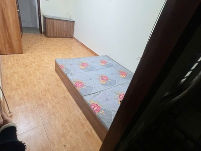 Cho thuê nhà nguyên căn ngõ 162 đông thiên, 30m  x 5 tầng, 4 ngủ, 4 vệ sinh, 11 triệu 0