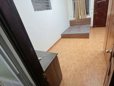 Cho thuê nhà nguyên căn ngõ 162 đông thiên, 30m  x 5 tầng, 4 ngủ, 4 vệ sinh, 11 triệu 2