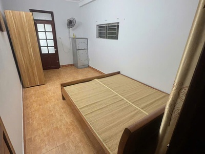 Cho thuê nhà nguyên căn ngõ 162 đông thiên, 30m  x 5 tầng, 4 ngủ, 4 vệ sinh, 11 triệu 3