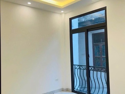 Bán nhà đội cấn 45m x5 tầng mt 6m 10,6 tỷ sát phố,ngõ ô tô dừng đỗ 2