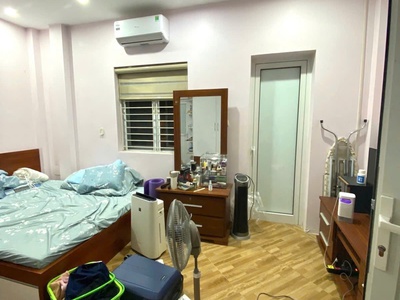 Bán nhà 6 tầng dân xây  cầu giấy   gần ô tô    ngõ68  quận ủy   dân trí cao   9.7 tỷ 0