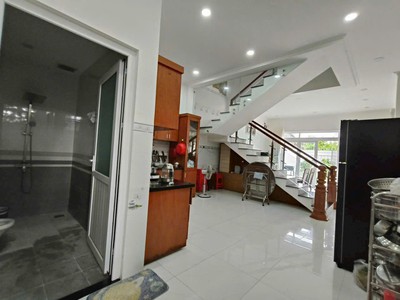 Chính chủ bán căn nhà đẹp 7.5m x 24m, nở hậu, gần phan văn hớn, chợ xuân thới thượng, hóc môn 2