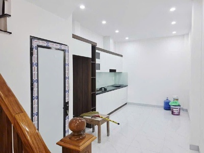 Bán 50m2 nhà mặt phố hoàng quốc việt, kinh doanh, 2 thoáng giá 12 ,5 tỷ. 3