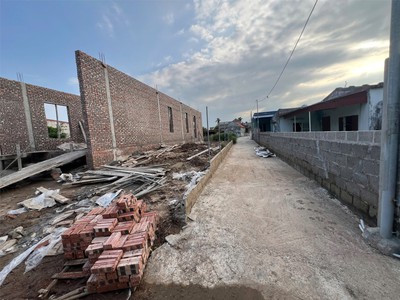 9xx triệu   lô đất đoàn xá 4 kiến thụy   sau nhà mặt ngõ   cách đường 404 vài chục mét   giá tầm 3