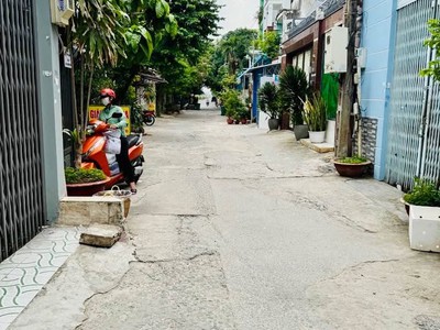 Mặt tiền giá hẻm   giáp nguyễn sơn   137m ngang 6 nở hậu   dòng tiền 240 chỉ 8.x 1