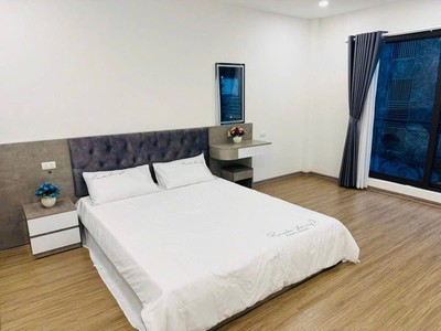 Nhỉnh 11 tỷ, nhà 6 tầng 45m2 phố thạch bàn full nội thất, ô tô vào nhà 3