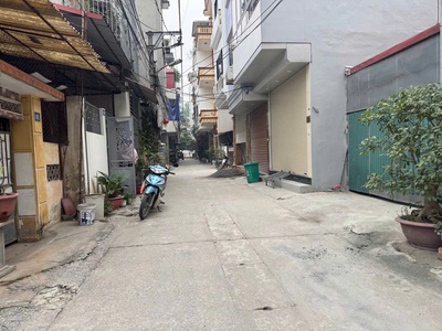 Nhà mới đón tết     oto tránh - thang máy- kinh doanh - ga ra oto - hiếm 0