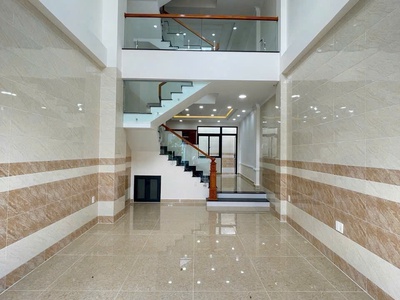 Nhà quốc lộ 13, 60m2 x 4 tầng btct, hoàn công, ô tô vào nhà, 7 tỷ nhỉnh còn tl 1