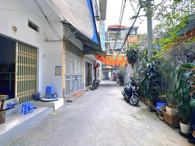 Đường láng - trước nhà rộng - kd nhỏ - dt 42m2 4 tầng mặt tiền 3.6m giá 9.5 tỷ 0