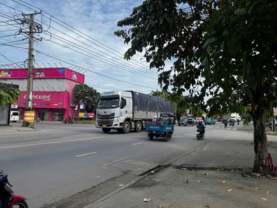 Bán Gấp Đất 15x50 Mặt Tiefn Đt743B Đối Diện Bện Viện Dĩ An 2