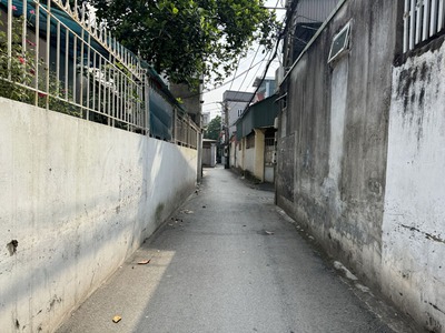 Cần bán 62,5m2 đất ngõ 145/26/36 Phúc Lợi. Khổ đất vuông đẹp, nằm gần trường học các cấp 2