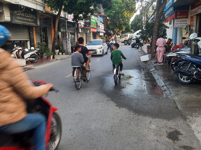 Bán nhà mặt đường NGUYỄN VĂN HỚI  chỉ có 2,5 tỷ 0