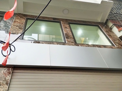 Cậu em cần bán nhà mặt đường giải phóng  chỉ cách 3 lô  33m2 5tầng mt3,3 dài 10m 0