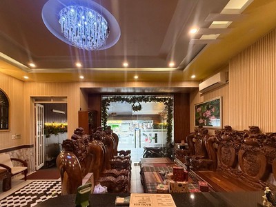 Bán ks 3 sao mtkd gần thống nhất ngang 8m 200m2 16pn dt 180tr 5 lầu mới gần lotte 38 tỷ. 0