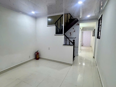 H1806  giảm 500tr  tầng trệt cc pasteur sát nh nhà nước, shr, vuông, 3.8x11m, 9.x tỷ 1