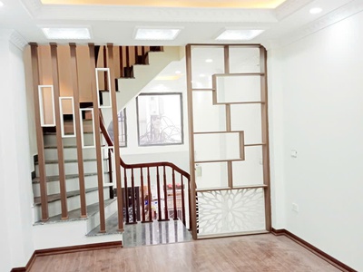 Cậu em cần bán nhà mặt đường giải phóng  chỉ cách 3 lô  33m2 5tầng mt3,3 dài 10m 1