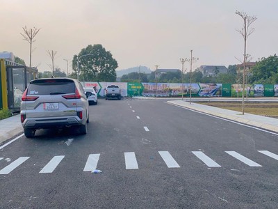 Bán đất nền hoà lạc - đh quốc gia 100m  full thổ cư, mặt tiền 8m, đường trước 20m, giá 3 tỷ. 0