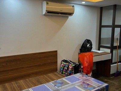 Gà đẻ trứng vàng, cccm cho thuê 190 triệu/tháng, 28 pkk, t/máy, 8 ô tô đỗ trước mặt, cầu diễn 3