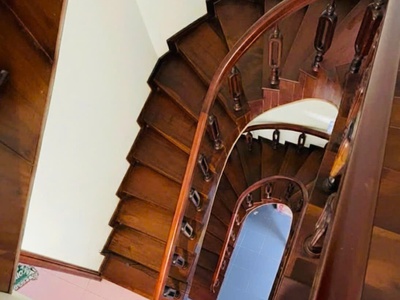 Vip trung tâm q10   tọa lạc lý thái tổ, hẻm ô tô 7 chỗ, 4 tầng  82m 2