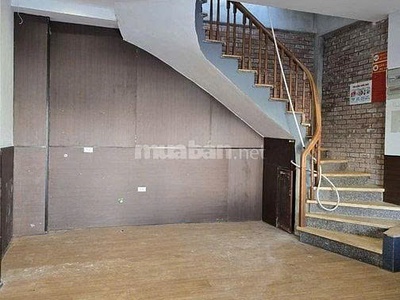 Cho thuê nhà 4 tầng   mặt tiền đẹp   vị trí đắc địa ngã tư nguyễn xiển   nguyễn trãi 3