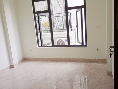 Cậu em cần bán nhà mặt đường giải phóng  chỉ cách 3 lô  33m2 5tầng mt3,3 dài 10m 4