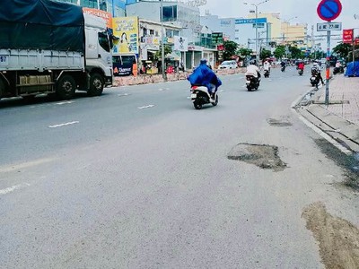 Mặt tiền kinh doanh sầm uất ngày đêm   3 tầng   68m n 6   dòng tiền sẵn chỉ 11 2