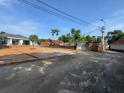 Nhà em tách 3 mảnh bán 1 mảnh 100m2 giá 1.7 tỷ, gần trường c1,2, chợ đông đúc 4