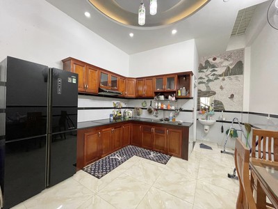 Bán nhà hẻm xe hơi 7m đường quốc lộ 13 64m2 4 tầng đúc btct ngay khu hồng long nhỉnh 7 tỷ 2