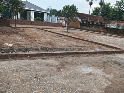 Nhà em tách 3 mảnh bán 1 mảnh 100m2 giá 1.7 tỷ, gần trường c1,2, chợ đông đúc 1