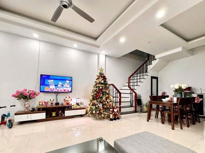 Bán nhà dương văn bé 42m2. 5 tầng. mặt tiền 5m. giá 9.5 tỷ hai bà trưng hà nội 0