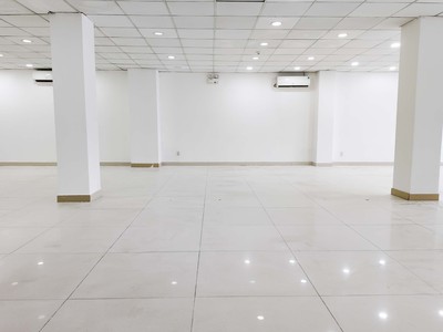 Cho thuê văn phòng giá rẻ ở 225 Nguyễn Xí, Bình Thạnh - 154m2 - chỉ 8/m2 6