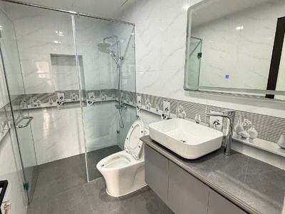 7 tầng thang máy phạm văn đồng, ô tô 7 chỗ, dòng tiền khủng nhỉnh 18 tỷ 3