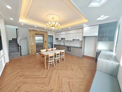 7 tầng thang máy phạm văn đồng, ô tô 7 chỗ, dòng tiền khủng nhỉnh 18 tỷ 2