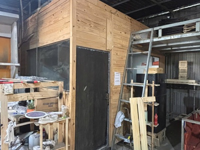 Cần sang nhượng xưởng gỗ thông 400m    hẻm 442 ql1a - an phú đông - quận 12   vào làm ngay 3