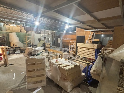 Cần sang nhượng xưởng gỗ thông 400m    hẻm 442 ql1a - an phú đông - quận 12   vào làm ngay 1