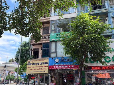 Chính chủ cho thuê mặt bằng kinh doanh tại vị trí đắc địa ngã 4 trần khát chân - 256 lò đúc   hai 0