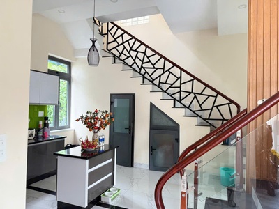 Cho thuê villa sân vườn nam hồ phường 11 đà lạt có 5 phòng ngủ 4