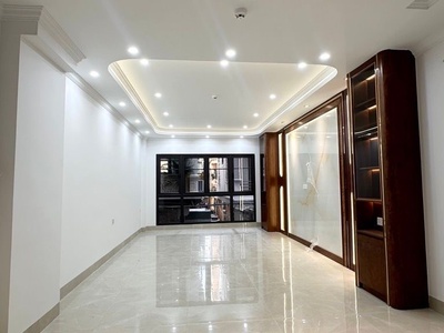 Trần quốc hoàn dt 45m x7 tầng thang máy 21,7 tỷ phân lô,gara ô tô,kinh doanh 2